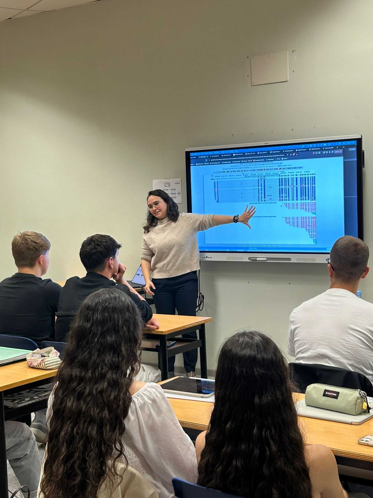 Carol lecturing FP students